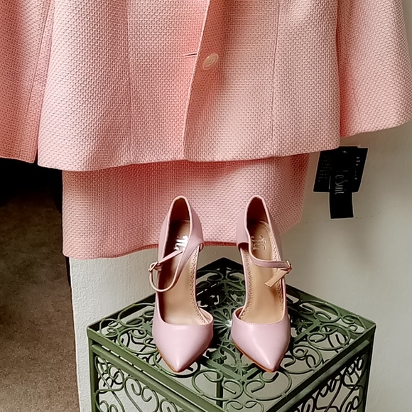 Le Suit Skirt Suit - Picture 9 of 13